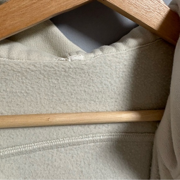 Lululemon Scuba 1/4 Zip - Picture 6 of 6